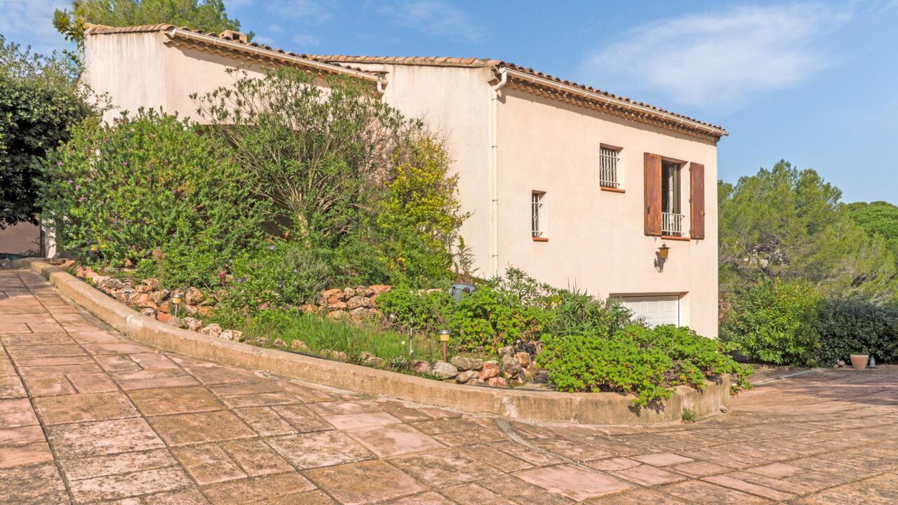 maison 4 pièces 136 m2 à vendre à Roquebrune-sur-Argens (83520)