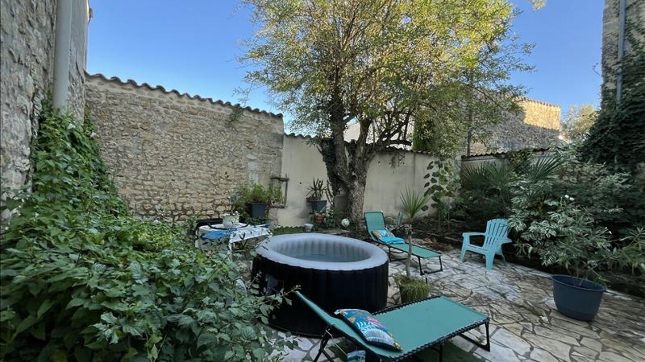 maison 5 pièces 141 m2 à vendre à Pons (17800)