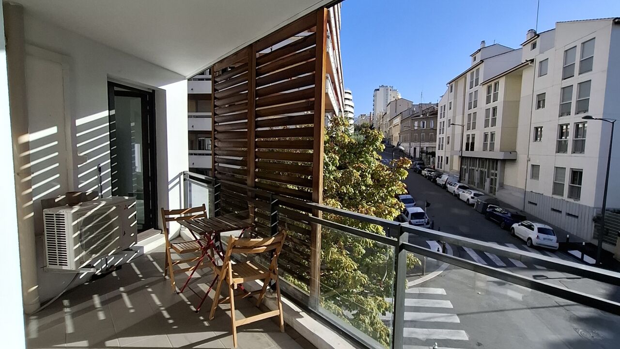 appartement 2 pièces 49 m2 à louer à Marseille 2 (13002)