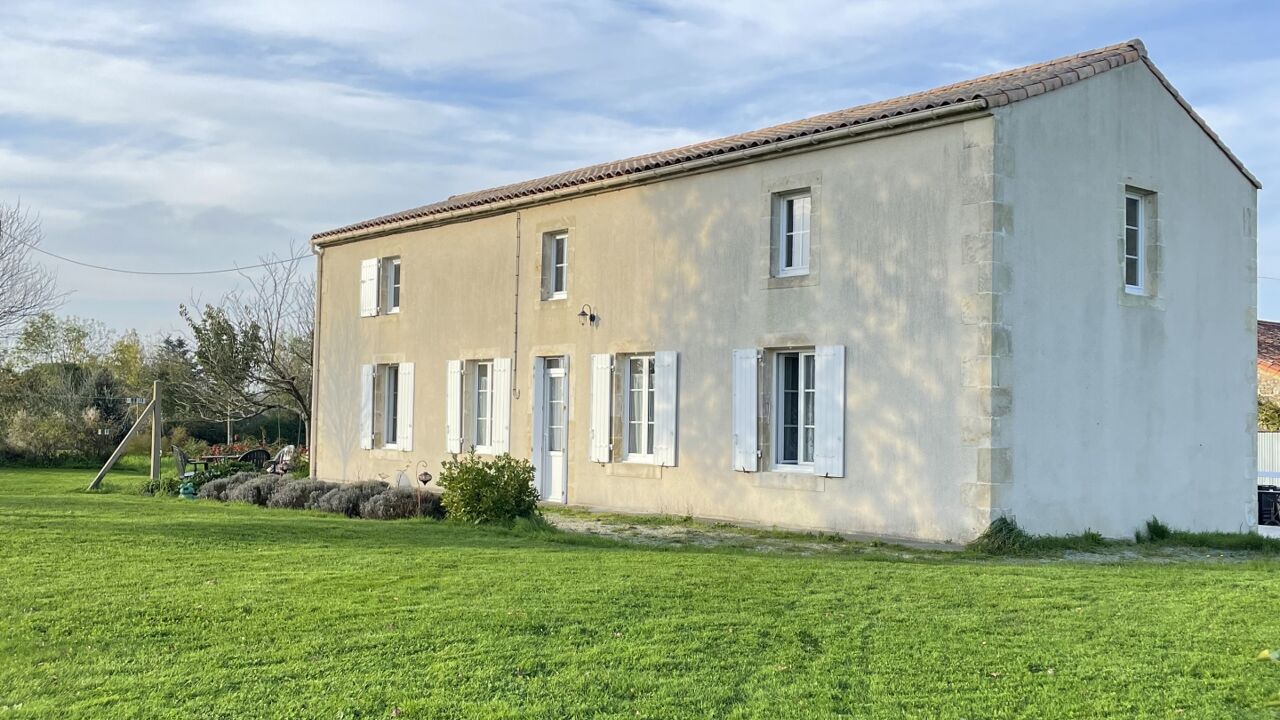 maison 5 pièces 117 m2 à vendre à Saint-Laurs (79160)