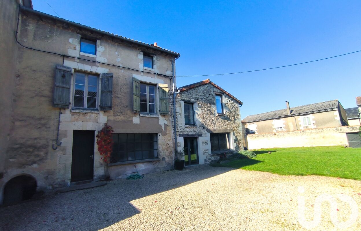 maison 9 pièces 326 m2 à vendre à Mirebeau (86110)