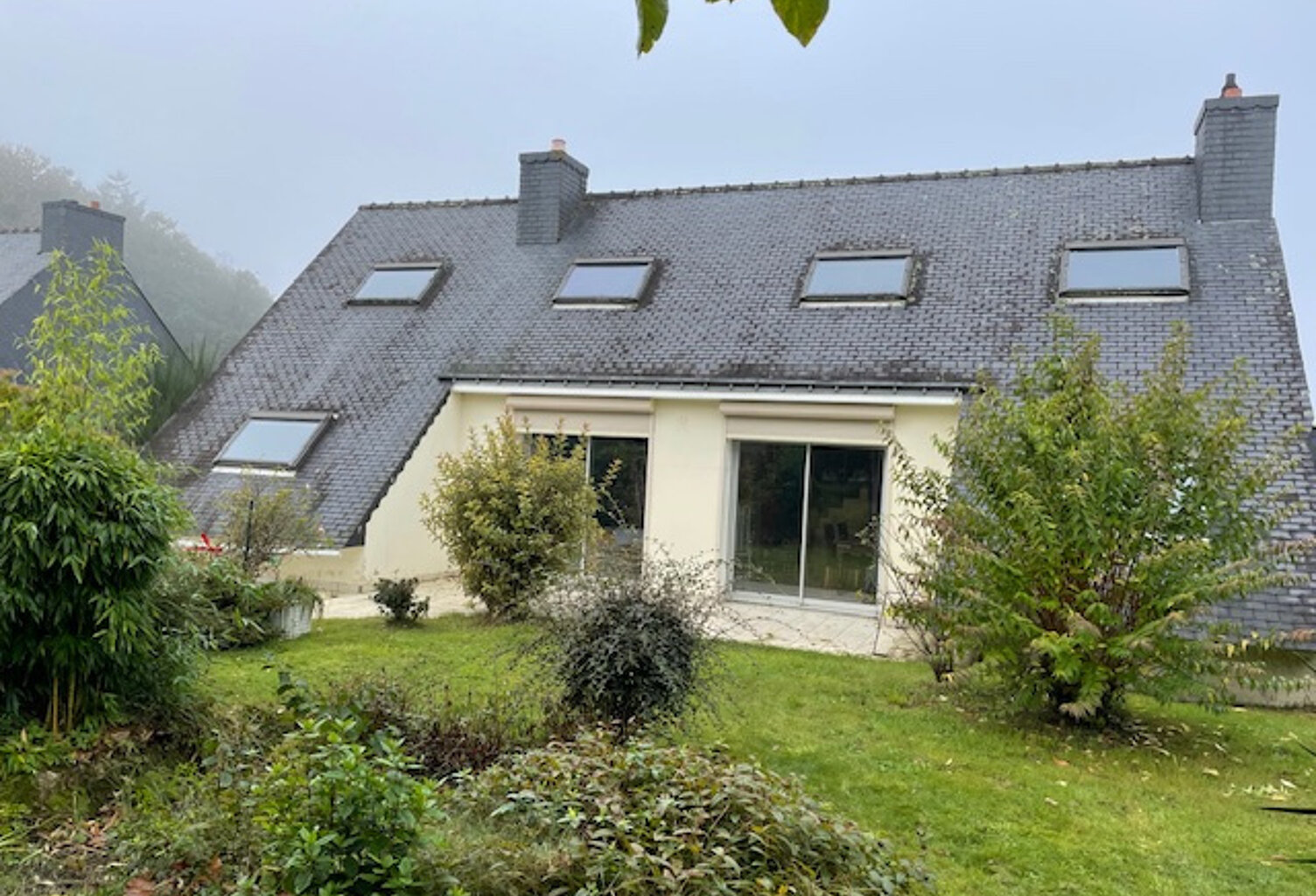 Grande maison avec très grand espace de vie et 4 chambres — photo 1
