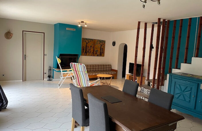 Grande maison avec très grand espace de vie et 4 chambres — photo 2