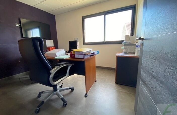 Local commercial — photo 3