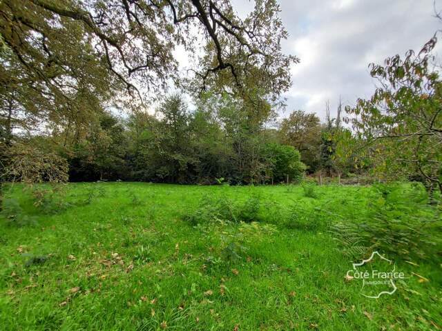 Terrain constructible au calme et libre de tout constructeur — photo du bien