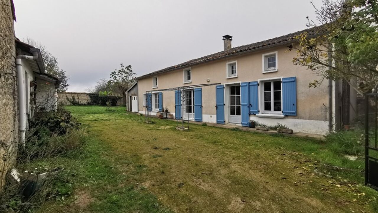 maison 3 pièces 86 m2 à vendre à Longré (16240)