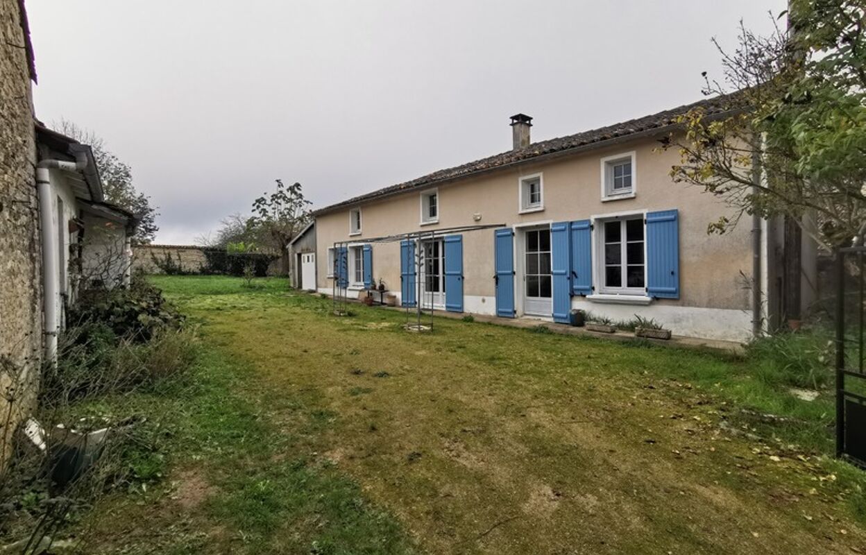 maison 3 pièces 86 m2 à vendre à Longré (16240)