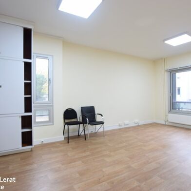 Bureau 4 pièces 85 m²