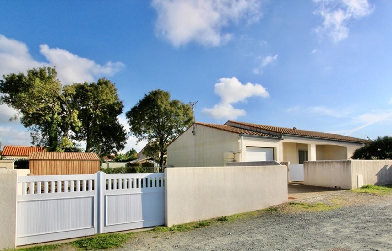 maison 6 pièces 120 m2 à vendre à Croix-Chapeau (17220)