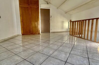 location appartement 550 € CC /mois à proximité de Sauveterre (30150)