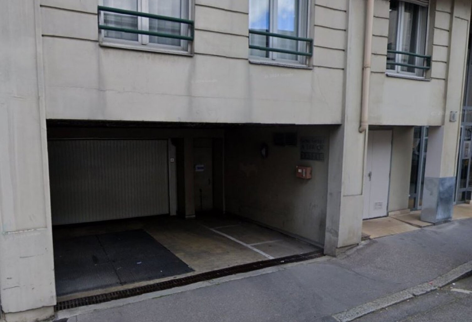 Garage/box — photo 1