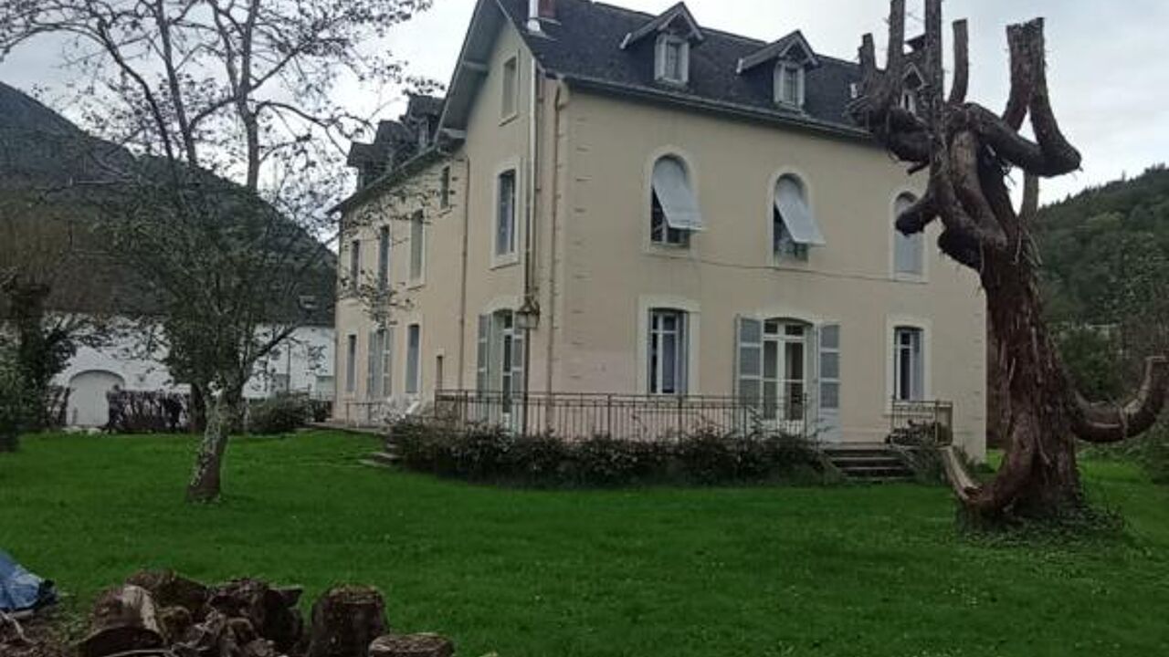 maison 9 pièces 306 m2 à vendre à Lourdes (65100)