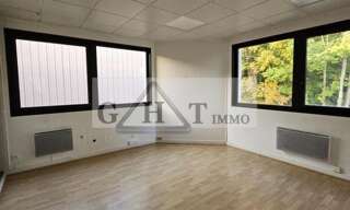 Bureau  200 m² à louer à Verrières-le-Buisson (91370)