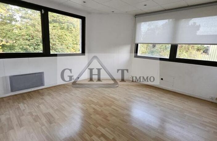 Bureaux 200 m² Proche Autoroute — photo 2