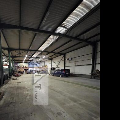 Local industriel 571 m²