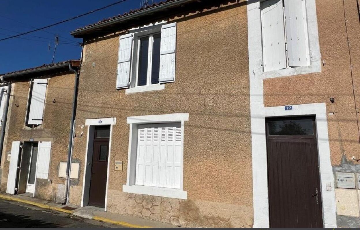 maison 3 pièces 78 m2 à vendre à Ruffec (16700)