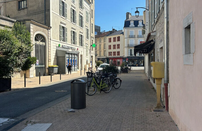 Pau Tribunal immeuble de rapport en très bon état général — photo 2