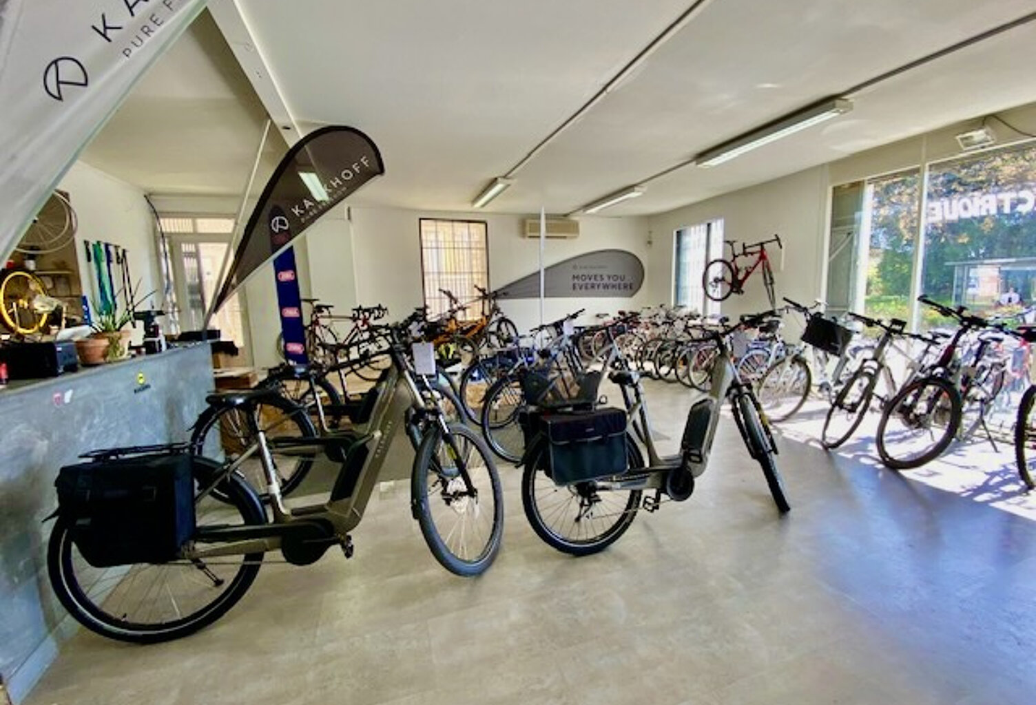 FOND DE COMMERCE DE CYCLES à LAVERUNE — photo 1