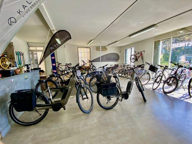 FOND DE COMMERCE DE CYCLES à LAVERUNE — photo du bien