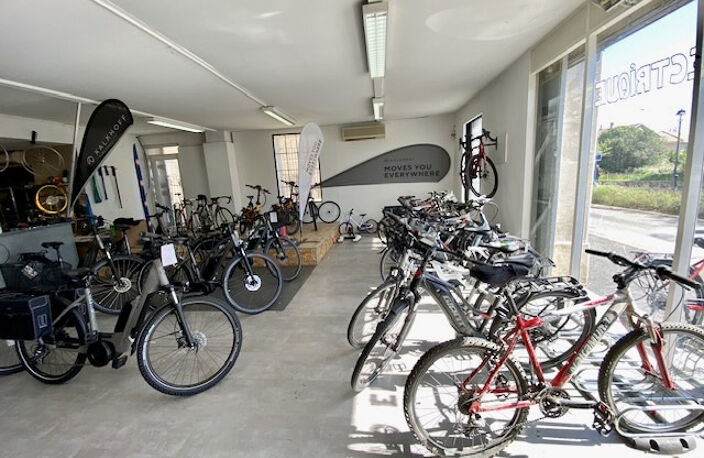 FOND DE COMMERCE DE CYCLES à LAVERUNE — photo 2