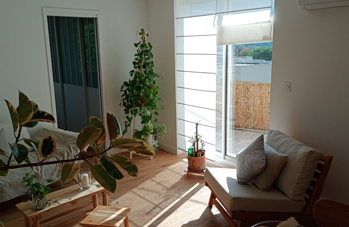 Lodeve, appartement 2 chambres, dernier étage avec une terra — photo 3
