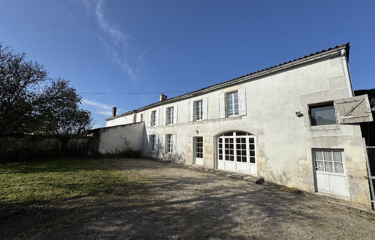 maison 4 pièces 120 m2 à louer à Julienne (16200)