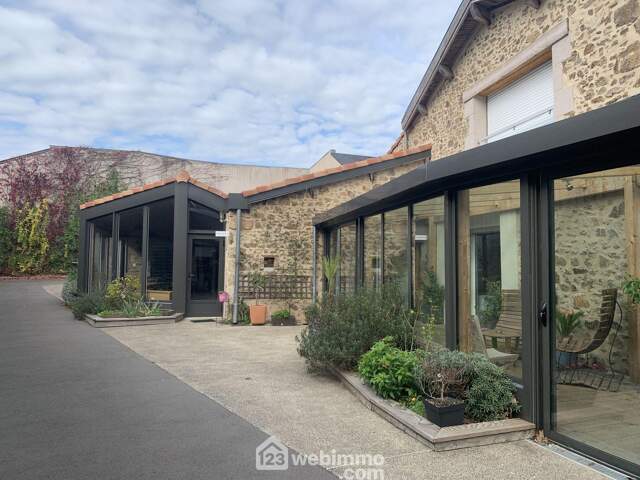 Hotel particulier - 417m² - Sèvremont — photo du bien