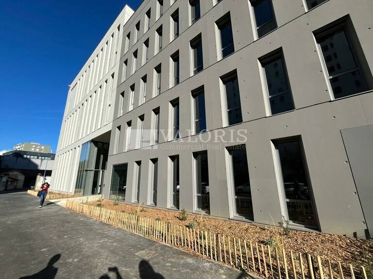 BUREAUX à LOUER — photo 1