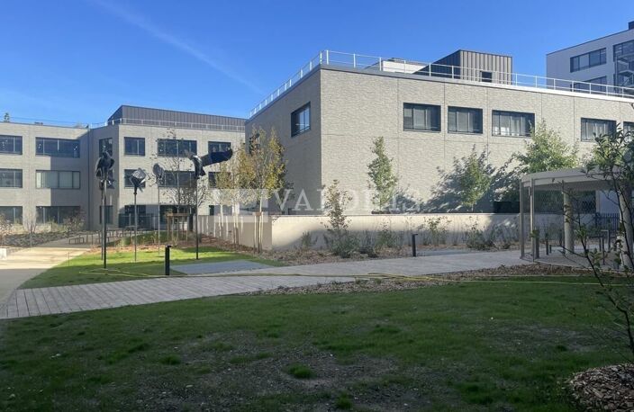 BUREAUX à LOUER — photo 2