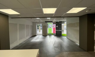 Commerce  115 m² à louer à Chasselay (69380)