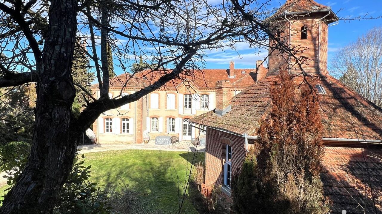 maison 12 pièces 450 m2 à vendre à Artigat (09130)