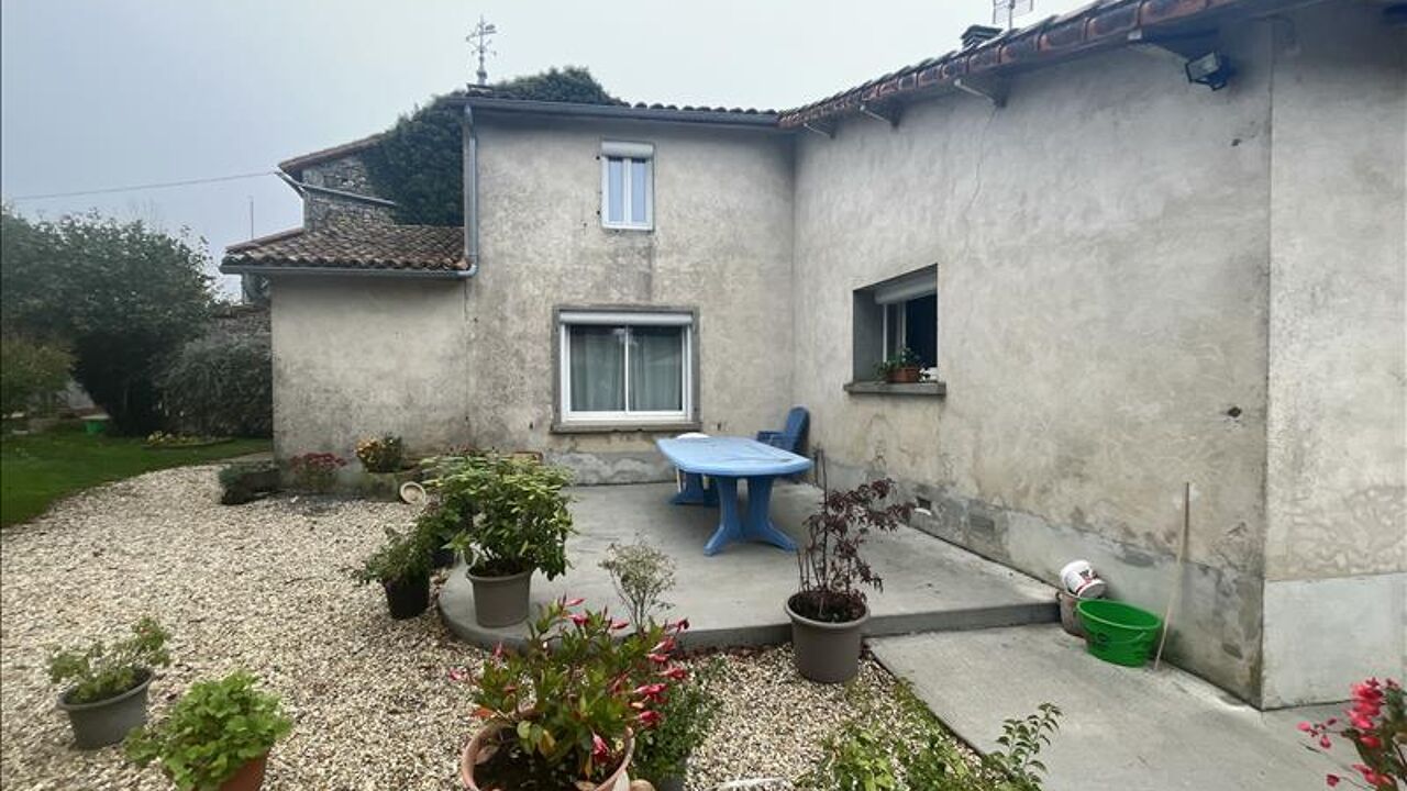 maison 4 pièces 101 m2 à vendre à Nanteuil-en-Vallée (16700)