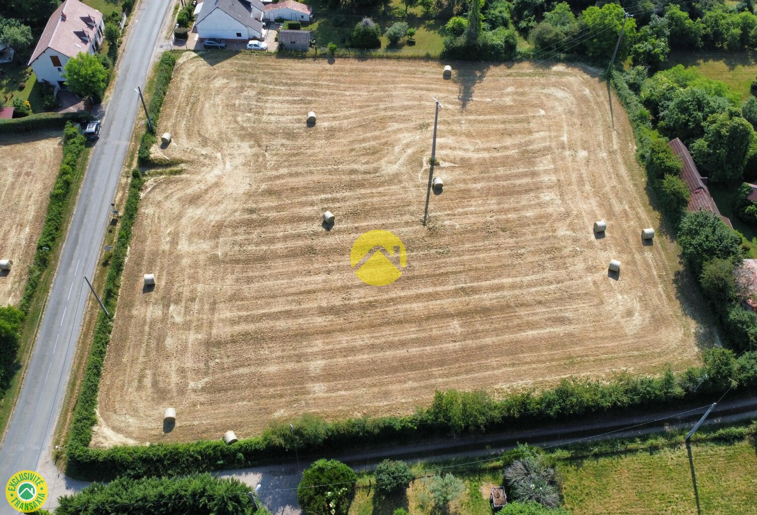 TERRAIN PLAT 1800m² — photo 1