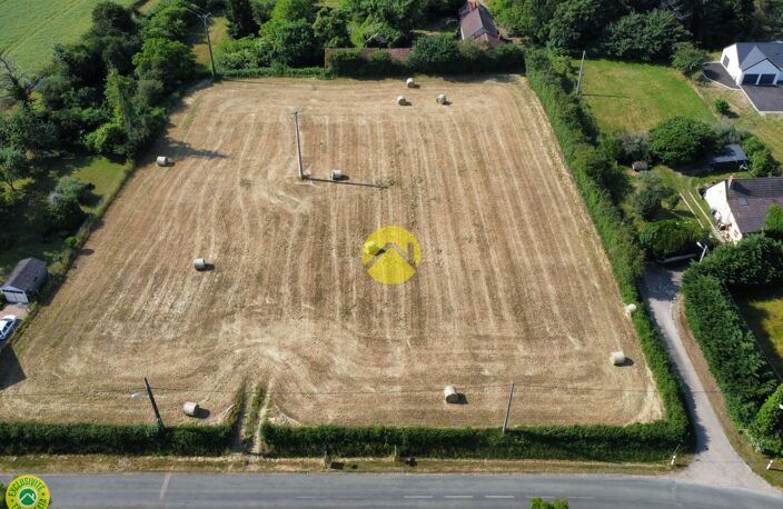 TERRAIN PLAT 1800m² — photo 3