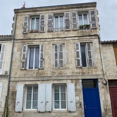 Immeuble  295400 €