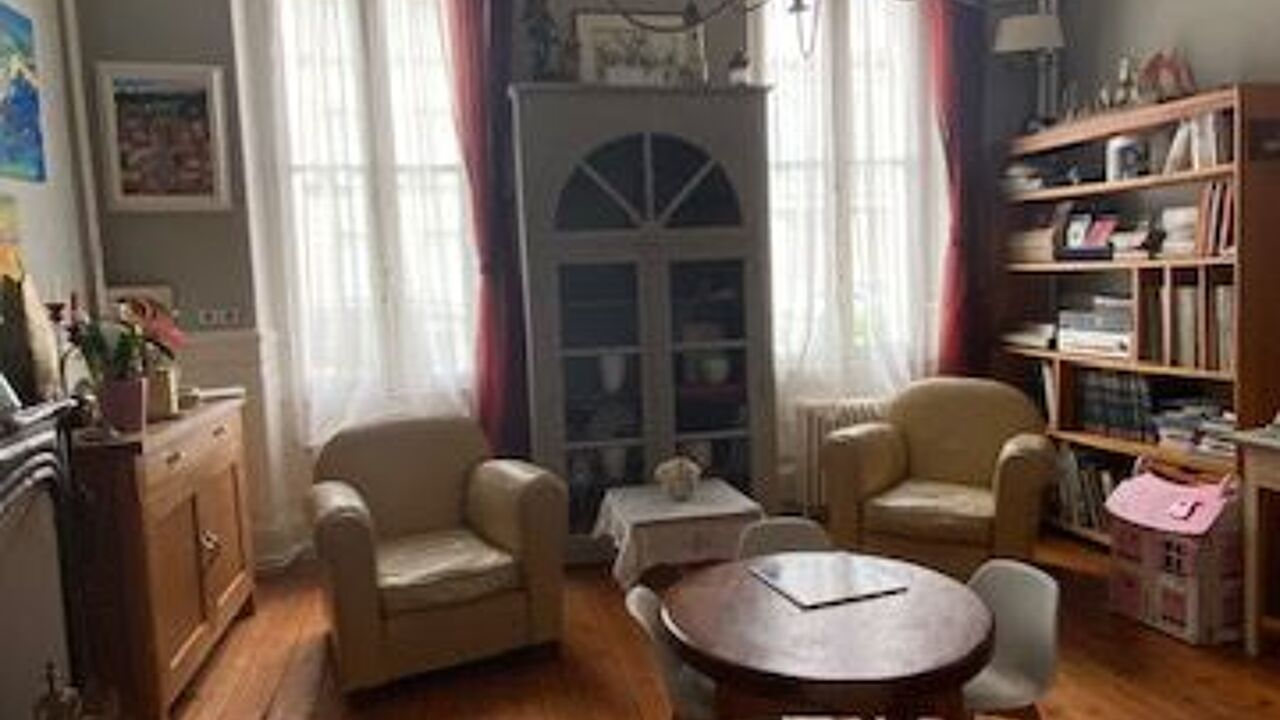 maison 6 pièces 194 m2 à vendre à Rochefort (17300)