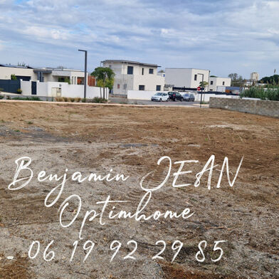 Terrain 702 m²