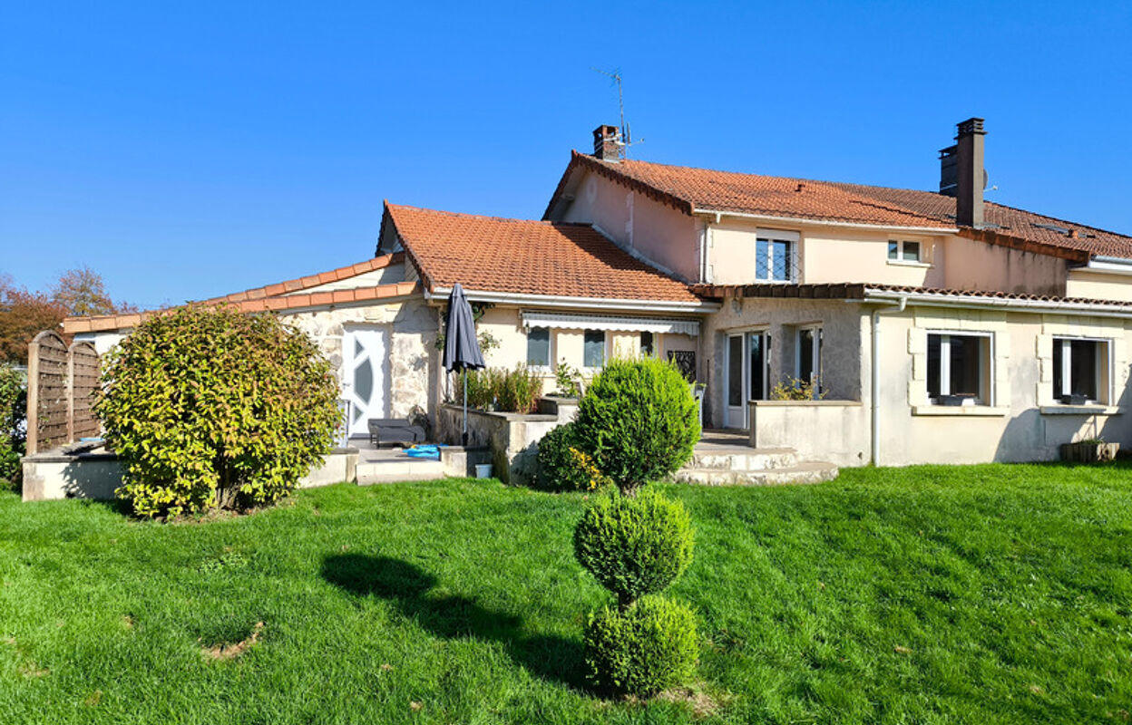 maison 7 pièces 179 m2 à vendre à Roumazières-Loubert (16270)