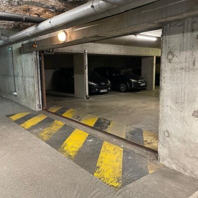 Garage  65 €