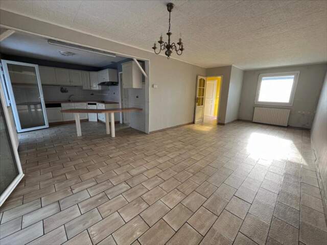 A VENDRE CARNIN, MAISON IND 4/5 CHAMBRES GARAGE JARDIN — photo du bien