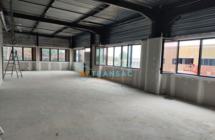 My Transac, vous propose à la location sur la commune de Chalifert, plusieurs cellules, au minimum de 328 m² jusqu'à 1 813m² — photo 2