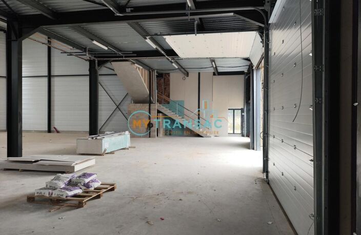 My Transac, vous propose à la location sur la commune de Chalifert, plusieurs cellules, au minimum de 328 m² jusqu'à 1 813m² — photo 5