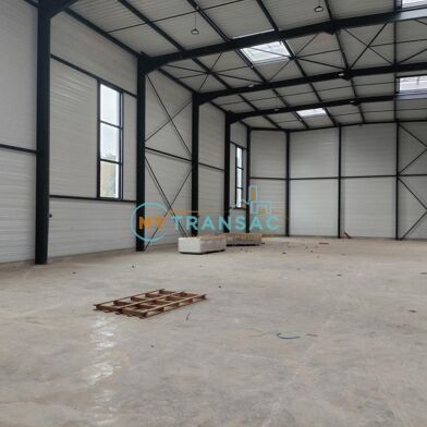 Local industriel 617 m²