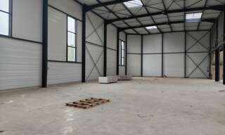 Local industriel  597 m² à louer à Chalifert (77144)