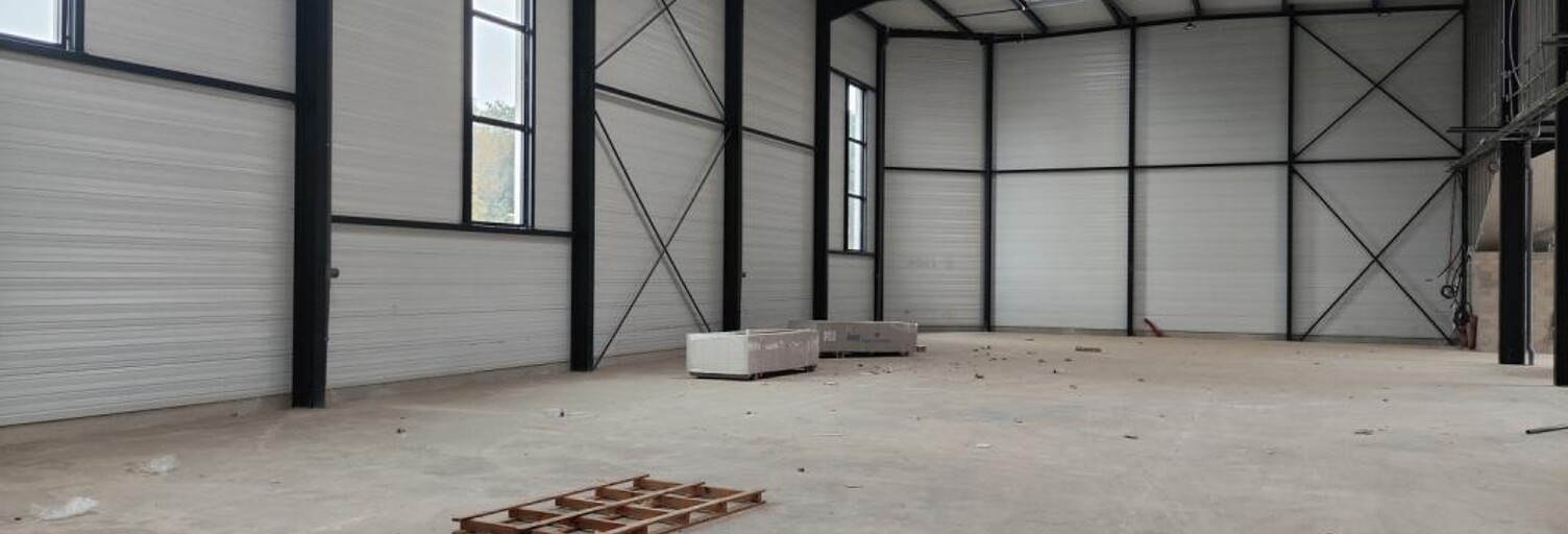 Local industriel  597 m² à louer à Chalifert (77144)