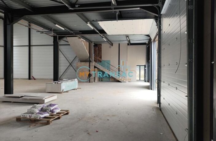 My Transac, vous propose à la location sur la commune de Chalifert, plusieurs cellules, au minimum de 328 m² jusqu'à 1 813m² — photo 2
