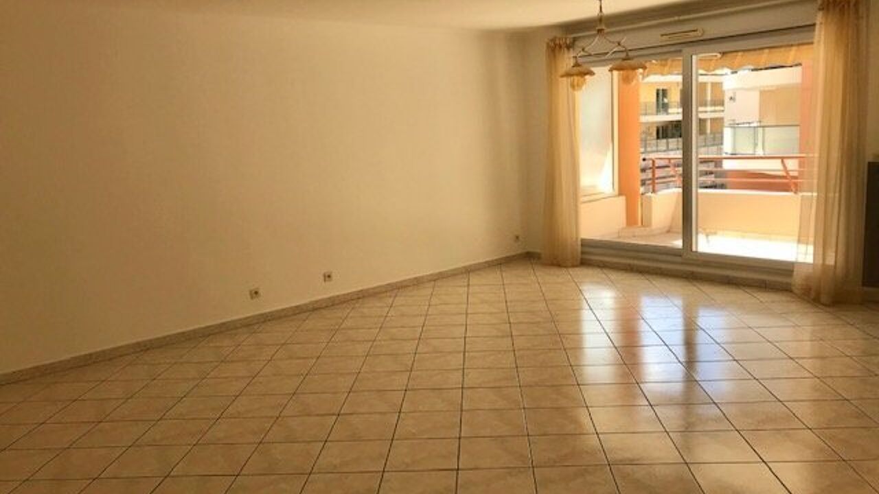 appartement 2 pièces 70 m2 à vendre à Saint-Raphaël (83530)