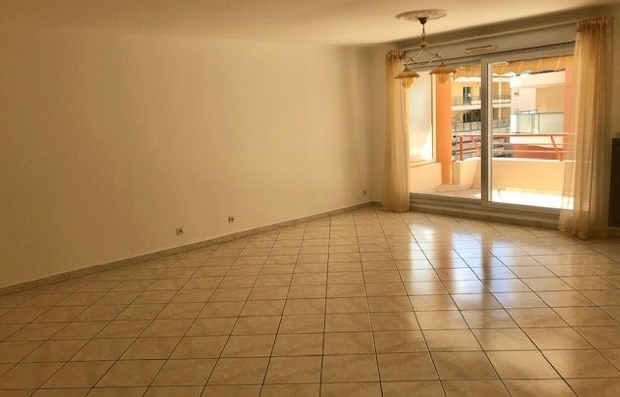 appartement 2 pièces 70 m2 à vendre à Saint-Raphaël (83530)