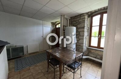 location appartement 410 € CC /mois à proximité de Mont Lozère Et Goulet (48190)