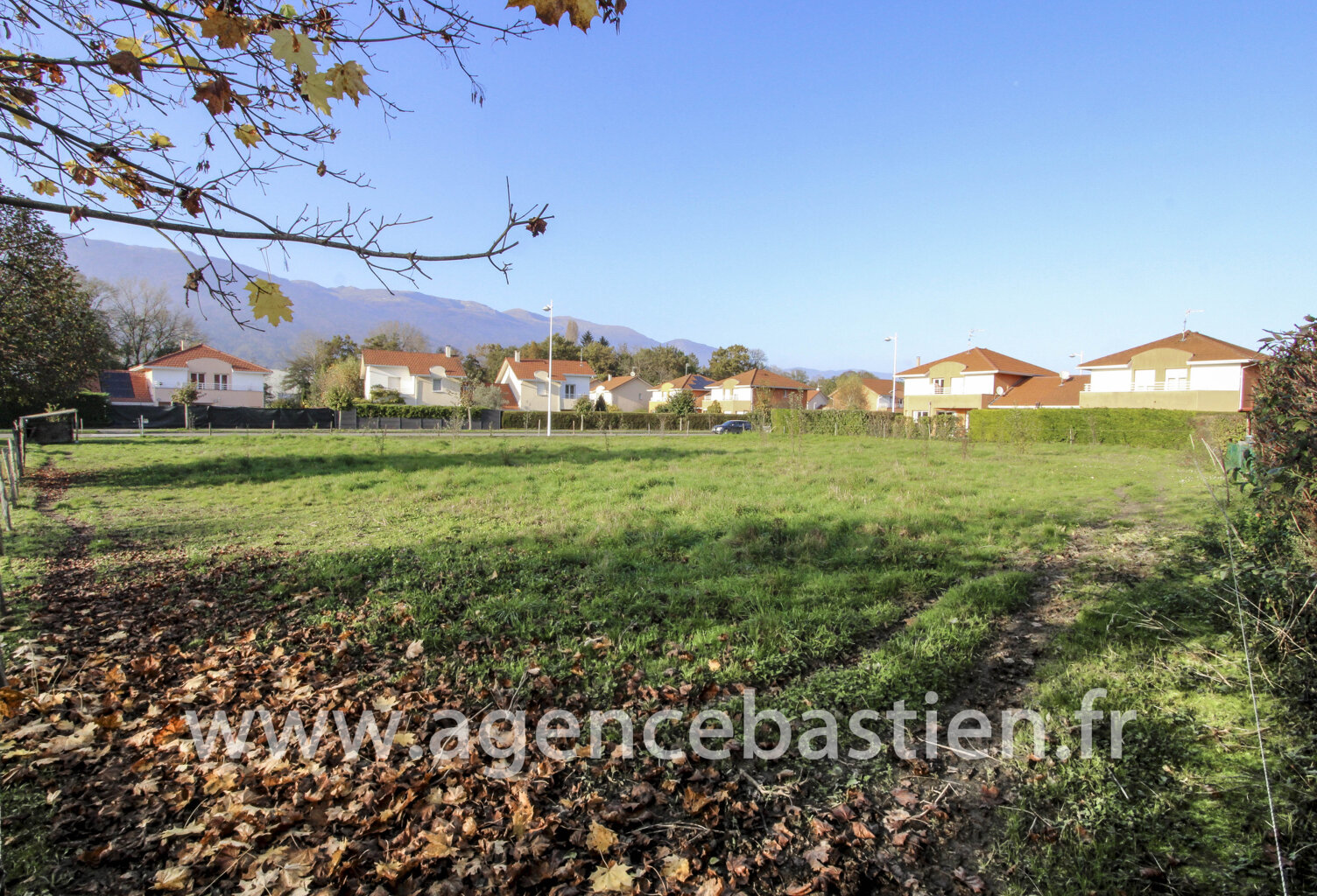 VENTE - EXCLUSIVITE - TERRAIN - ST GENIS POUILLY — photo 1